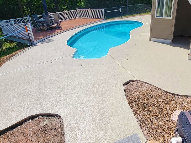 Spray deck application swimming pool area