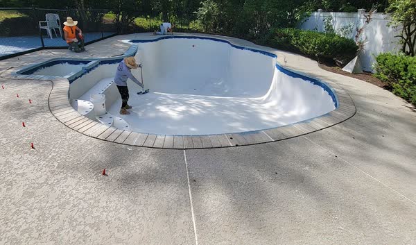 Step renovation with new coping and plaster